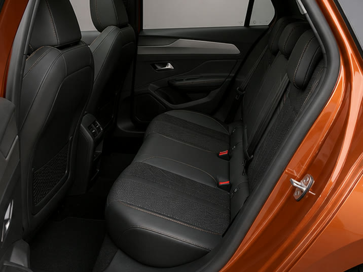 Peugeot 508 SW PureTech 180 GT – achterbank