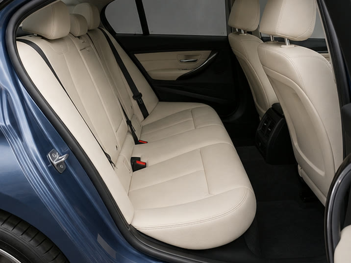 BMW 3 Serie 316d Corporate Lease – achterbank
