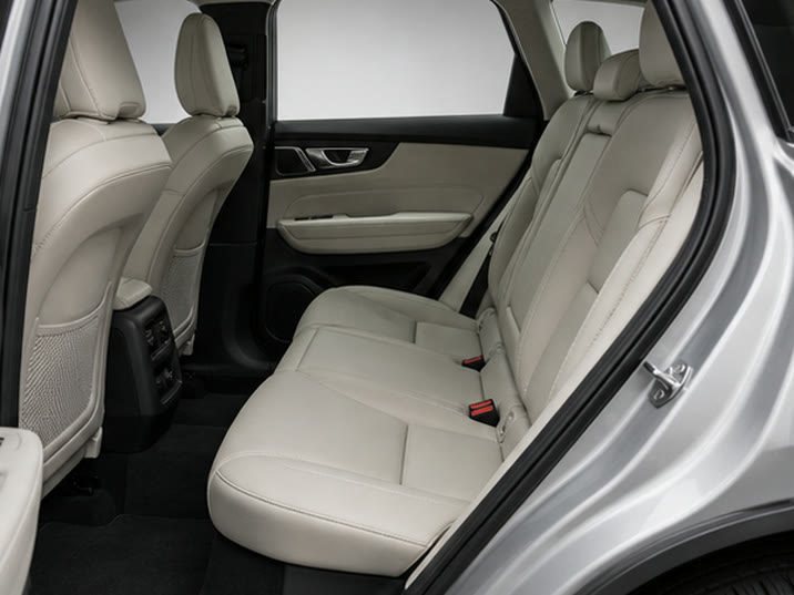 Volvo XC60 D4 AWD R-Design – achterbank