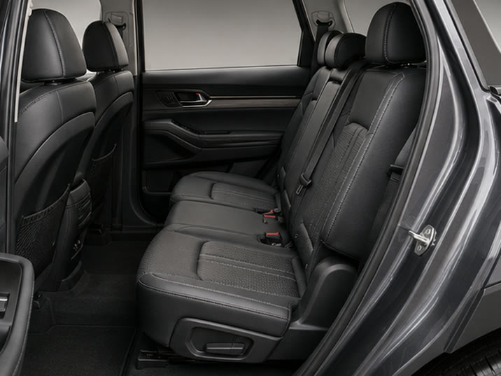 Kia Carnival 1.6 Hybrid GT-Line – achterbank