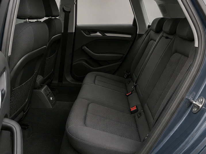 Audi A3 Sportback 1.6 TDI Attraction – achterbank