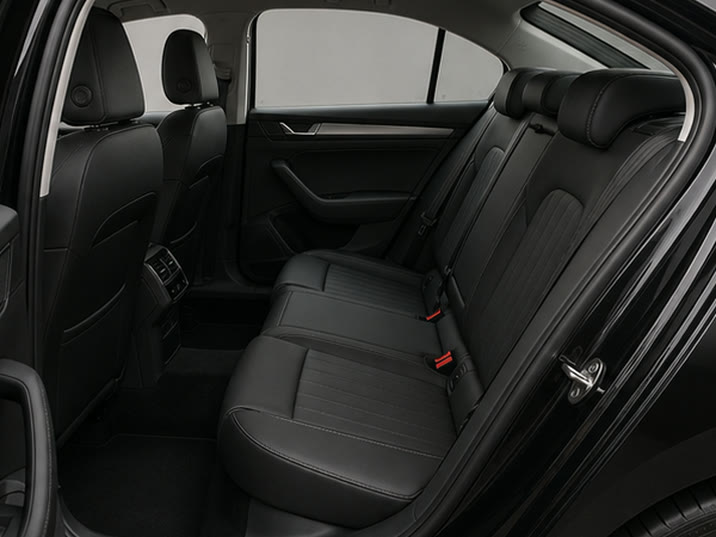 Skoda Superb iV 1.4 TSI PHEV Laurin & Klement – achterbank