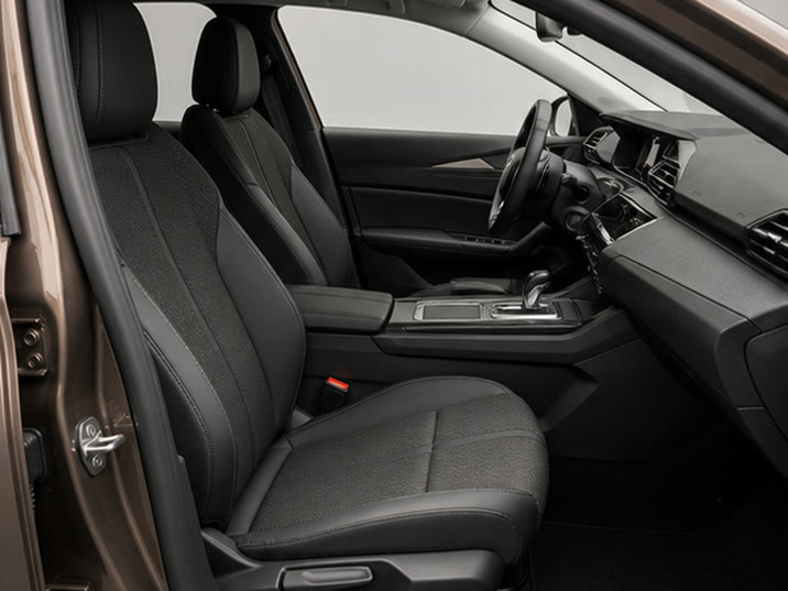 Peugeot 508 SW BlueHDi 130 Allure – voorstoelen