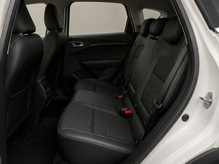 Renault Austral Mild Hybrid 160 Techno – achterbank