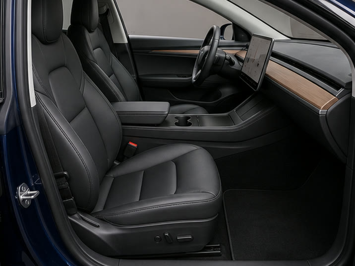 Tesla Model 3 Long Range Dual Motor AWD – voorstoelen