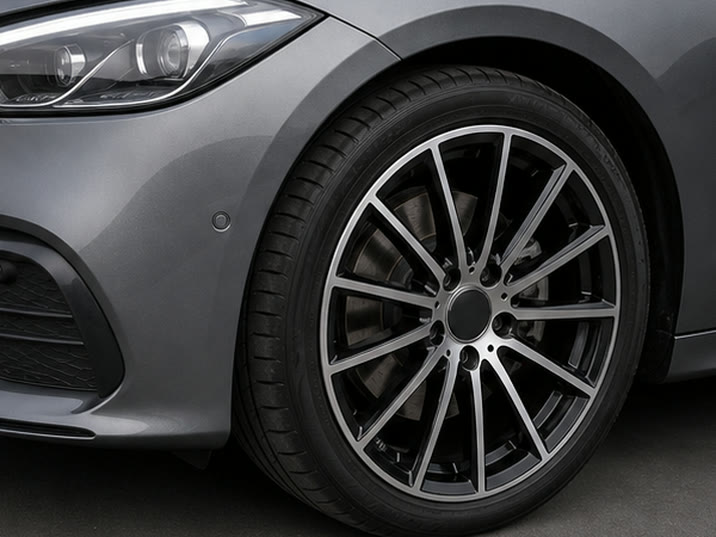 Mercedes-Benz C-Klasse C 200 AMG Line Premium Plus – wiel en exterieurdetail