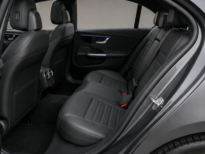 Mercedes-Benz C-Klasse C 200 AMG Line Premium Plus – achterbank