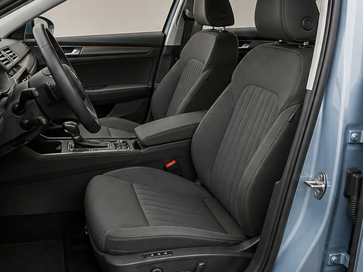 Skoda Octavia 1.5 TSI Business Edition – voorstoelen