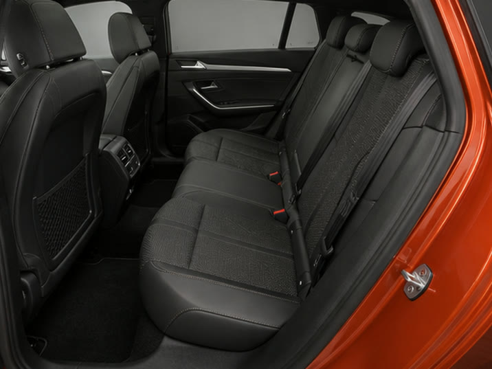 Peugeot 308 SW PureTech 130 Allure – achterbank