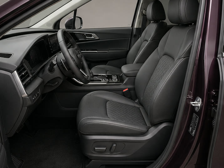 Kia Carnival 1.6 T-GDi Hybrid DynamicLine – voorstoelen