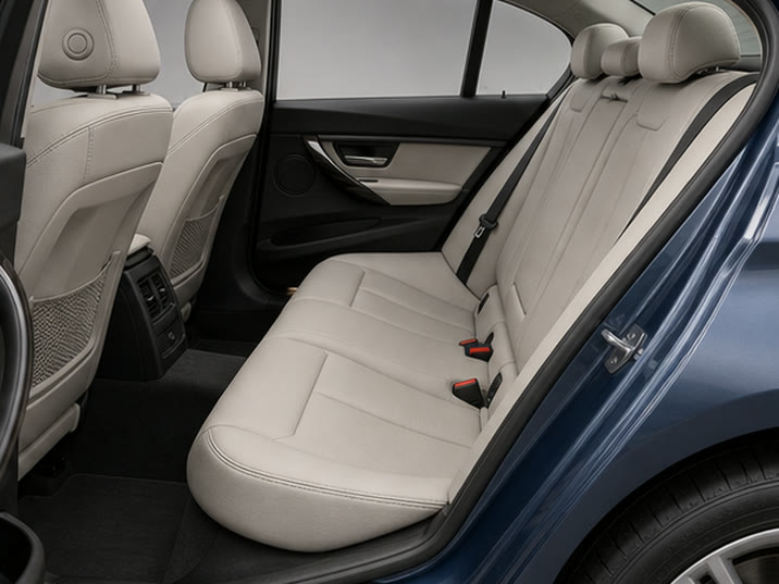 BMW 3 Serie 320i High Executive – achterbank
