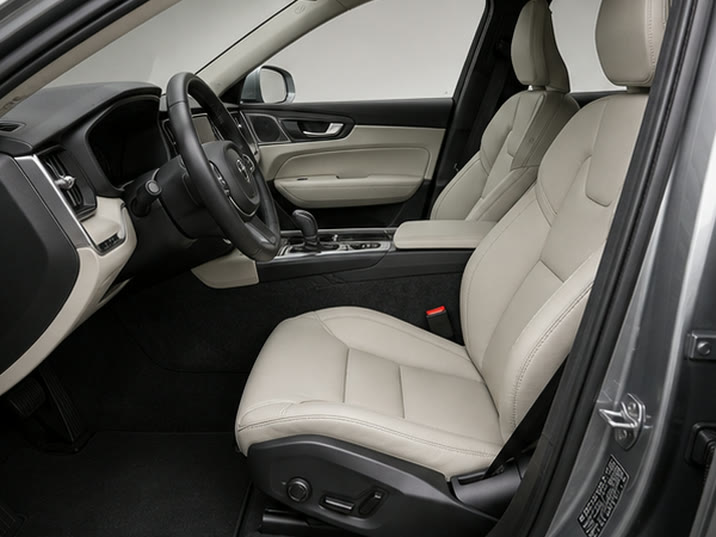 Volvo XC40 T4 AWD Inscription – voorstoelen