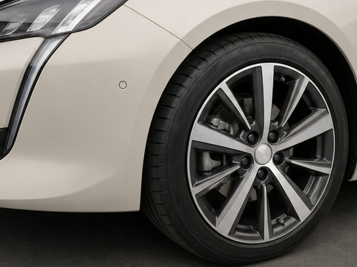 Peugeot 308 SW Hybrid 180 GT – wiel en exterieurdetail