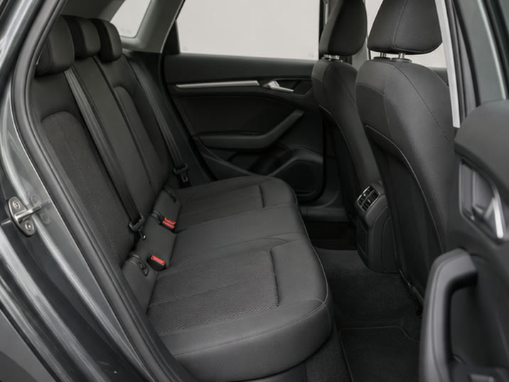 Audi A3 Sportback 1.4 TFSI Ambition – achterbank